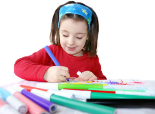 Hãy dạy con kỹ năng bảo quản đồ dùng học tập trước khi vào tiểu học 