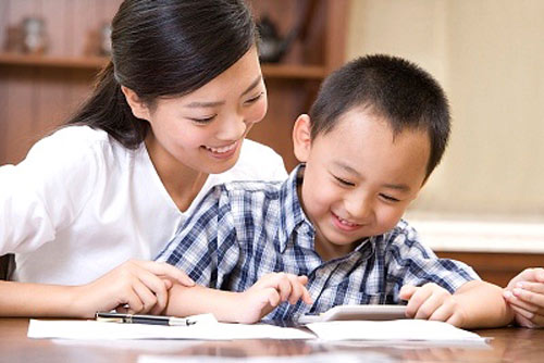Tạo cho con niềm say mê học hỏi sẽ có hiệu quả giúp bé học tốt hơn