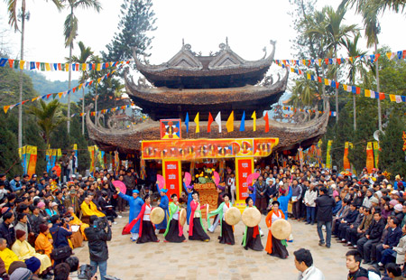 Chùa Hương, một trong những lễ hội lớn nhất của miền Bắc